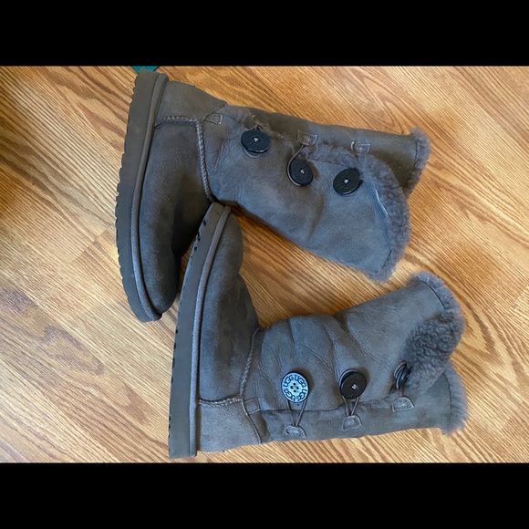 EUC Ugg Bailey Button Triplet boots in grey - Picture 7 of 11